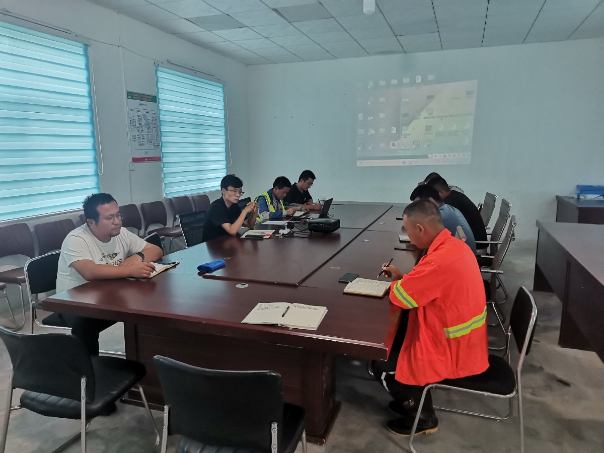 第四區域項目部召開蓋板涵安全及施工調度專題例會