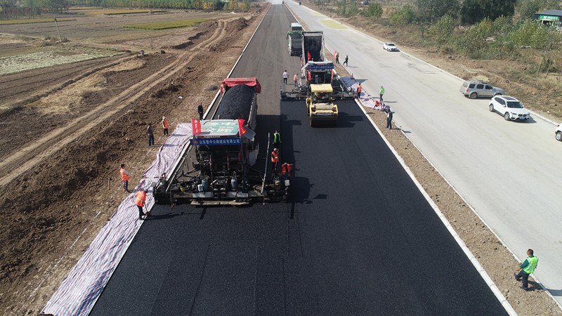 現場攤鋪及碾壓 (1)546w5Z_副本 現場攤鋪及碾壓 (1)546w5Z_副本