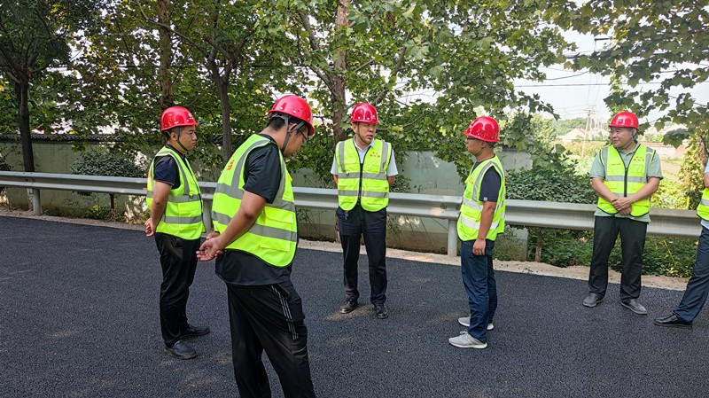 公司對(duì)臨淄四好農(nóng)村路提升改造項(xiàng)目開(kāi)展第三季度安全檢查