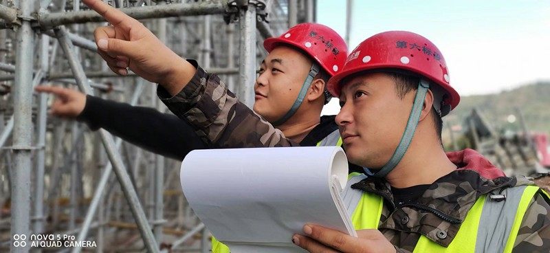 國慶我在崗——臨臨高速魯山南互通立交建設團隊奮進實干迎國慶