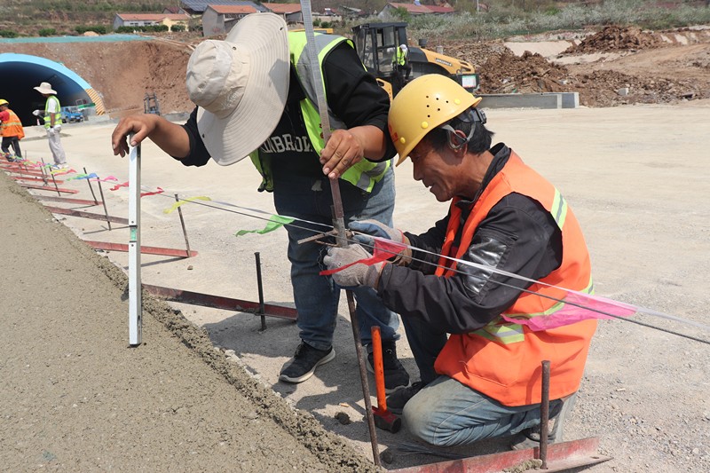 技術員于景民掛線中_副本 技術員于景民掛線中_副本