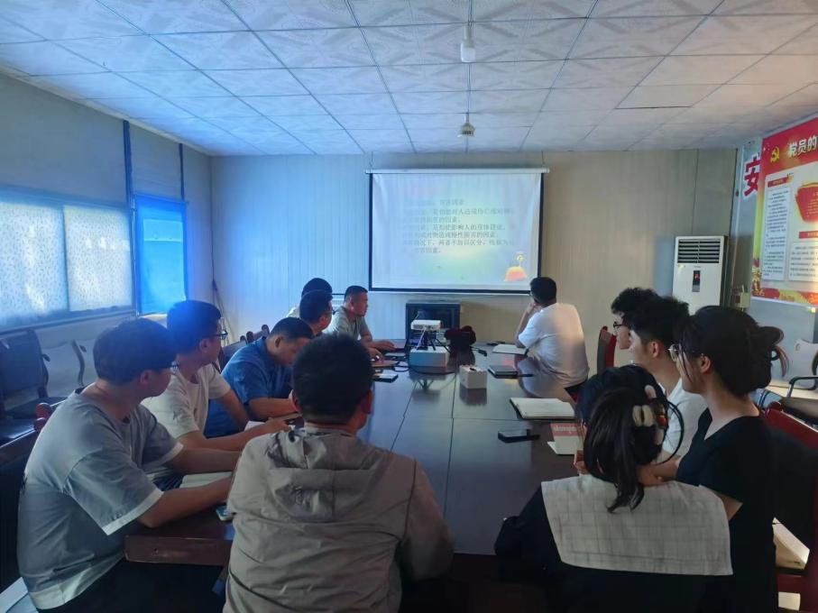 安全從源頭抓起，第二區(qū)域項(xiàng)目部月度安全教育培訓(xùn)開講