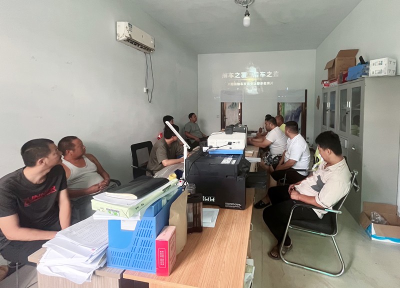 第五區域項目部開展工程運輸車駕駛員安全培訓教育活動