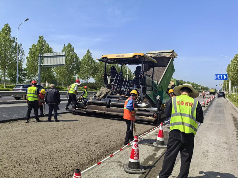 【一提三保】G309青蘭線張周段基層攤鋪施工圓滿完成