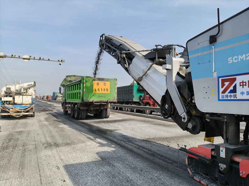 戰高溫保進度，S102 項目建設者用汗水跑出加速度