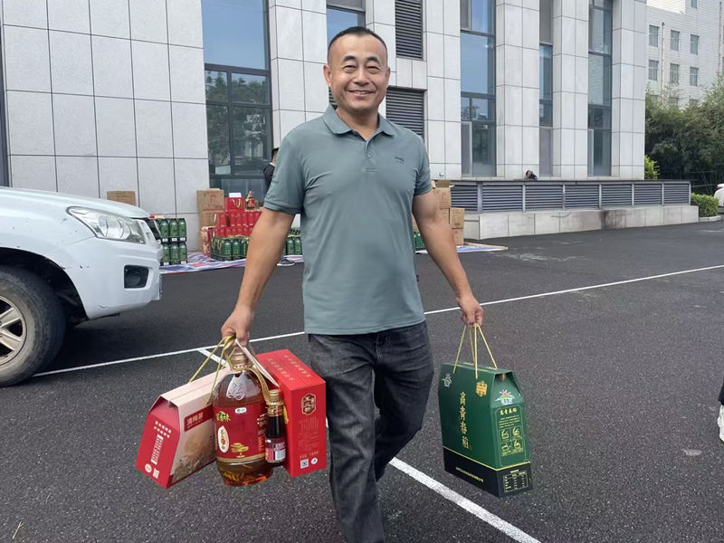 月滿情濃暖人心——公司發放中秋福利致敬每一位奮斗者