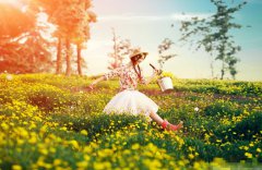 花開(kāi)半夏，青春飛揚(yáng)