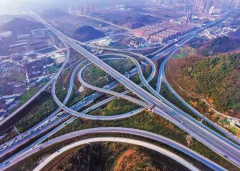 敢叫日月換新顏