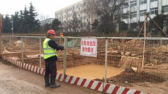 寒風中我們依然在奮斗