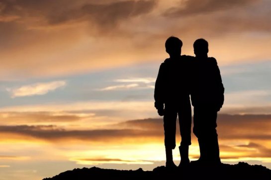 在路上揮灑青春的我們