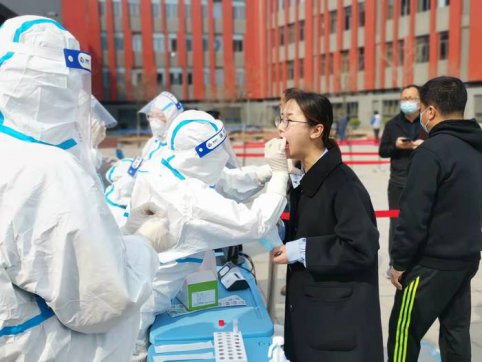 抗擊疫情——致敬最美逆行者！