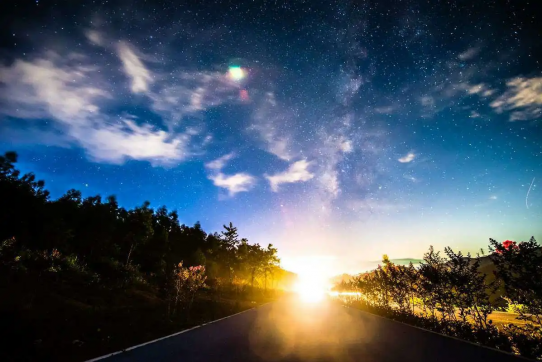 光與安寧——向戰疫中的平凡人致敬